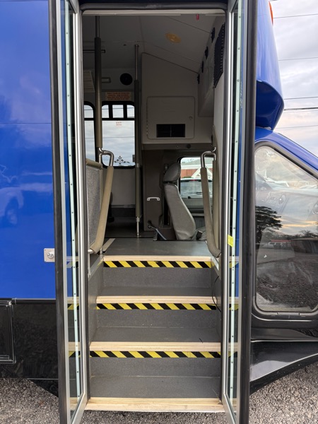 Ford F-550 Regular Cab DRW 2WD 2015