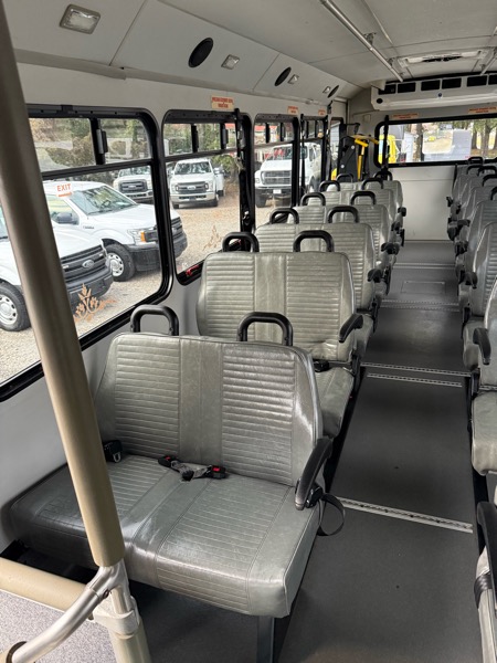 Ford F-550 Regular Cab DRW 2WD 2015