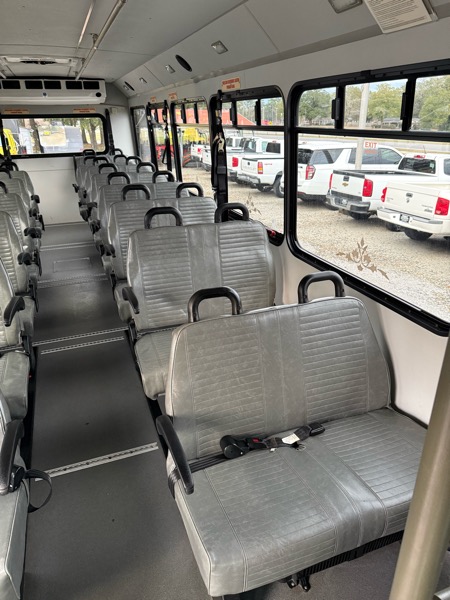 Ford F-550 Regular Cab DRW 2WD 2015