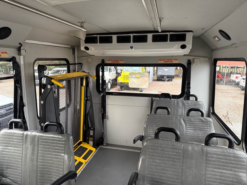 Ford F-550 Regular Cab DRW 2WD 2015