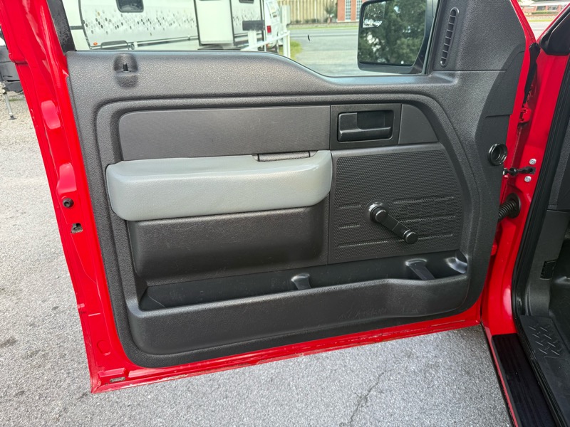 Ford F-150 XL Reg. Cab 2WD 2011 Ford F-150 XL Reg. Cab 2WD 2011