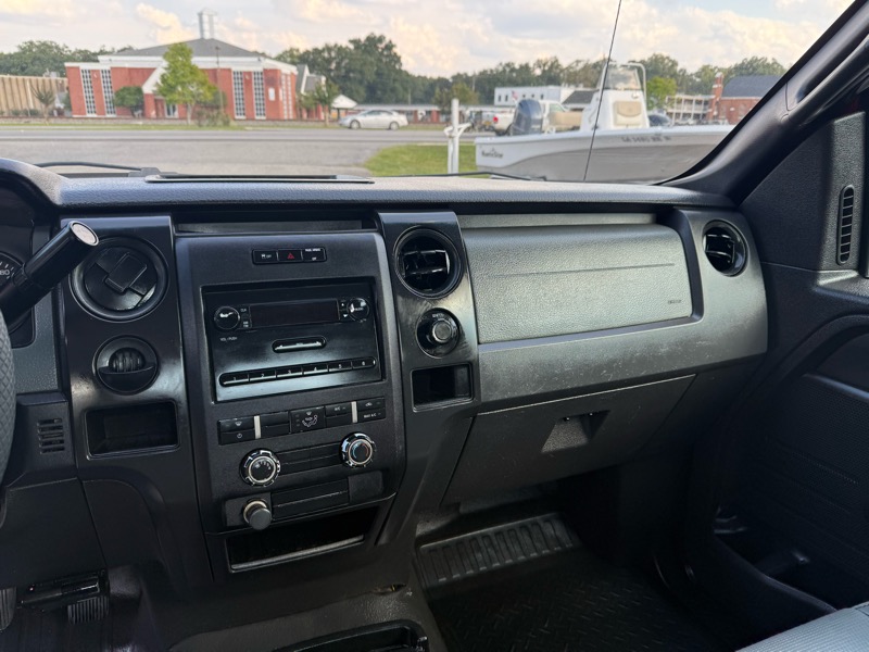 Ford F-150 XL Reg. Cab 2WD 2011 Ford F-150 XL Reg. Cab 2WD 2011