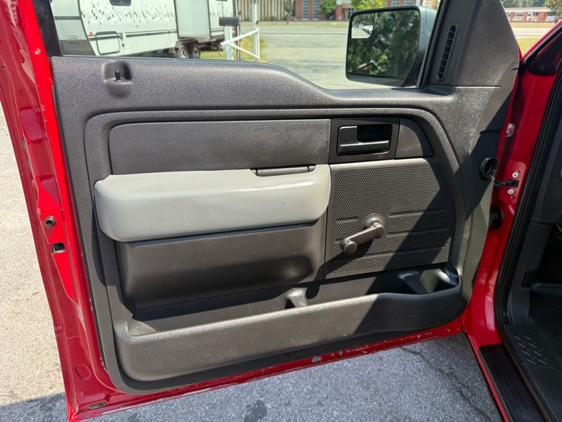 Ford F-150 XL Reg. Cab 2WD 2011 Ford F-150 XL Reg. Cab 2WD 2011