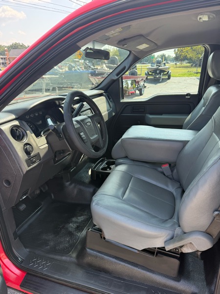 Ford F-150 XL Reg. Cab 2WD 2011 Ford F-150 XL Reg. Cab 2WD 2011
