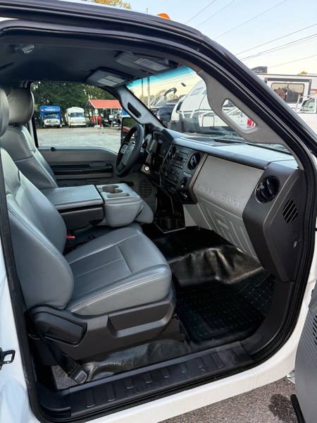 Ford F-350 SD XL Reg. Cab 2WD 2016 Ford F-350 SD XL Reg. Cab 2WD 2016