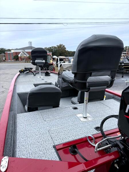 Bass Tracker Pro 170  2023