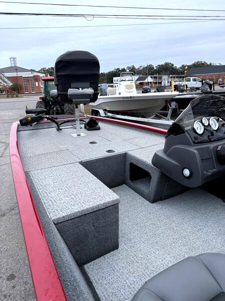 Bass Tracker Pro 170  2023