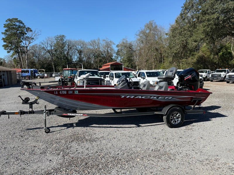 Bass Tracker Bass Boat  2021