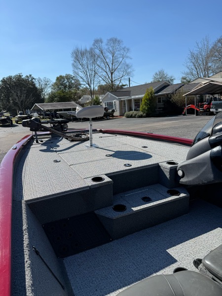 Bass Tracker Bass Boat  2021