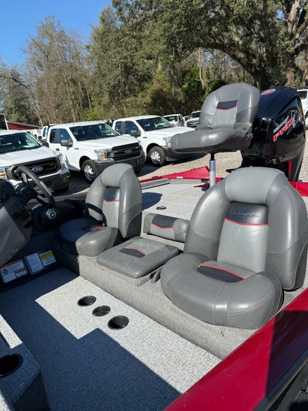 Bass Tracker Bass Boat  2021