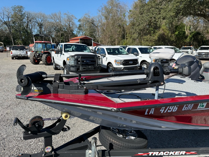 Bass Tracker Bass Boat  2021