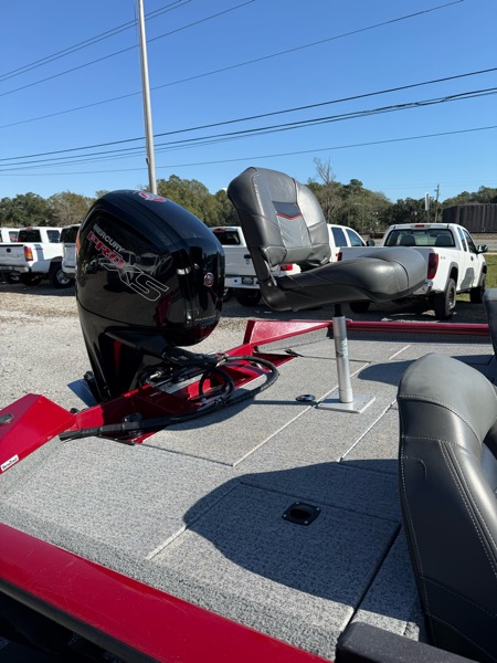 Bass Tracker Bass Boat  2021
