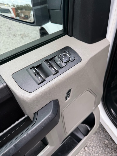 Ford F-150 XL SuperCab 2WD 2018