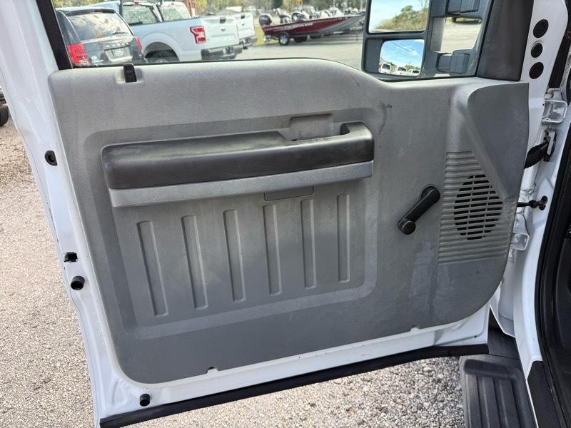 Ford F-550 Crew Cab DRW 2WD 2014