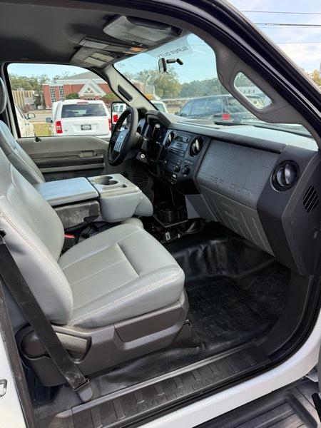 Ford F-550 Crew Cab DRW 2WD 2014