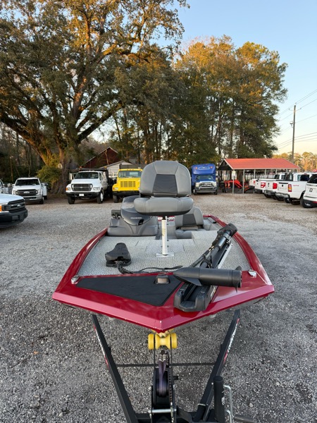 Bass Tracker Pro 170  2023