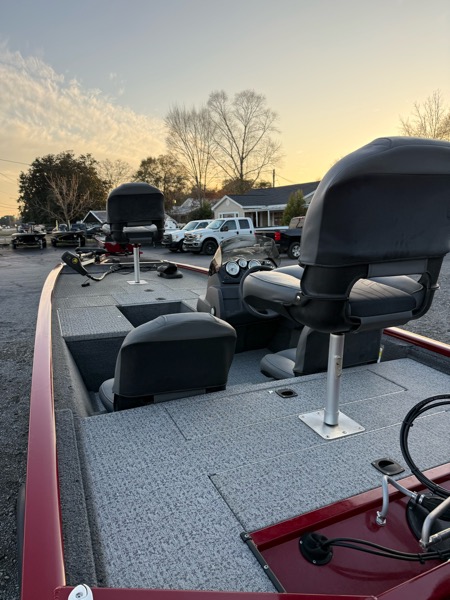 Bass Tracker Pro 170  2023