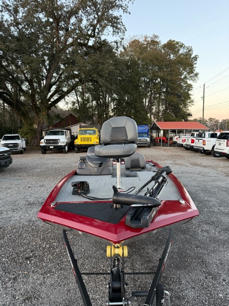 Bass Tracker Pro 170  2023