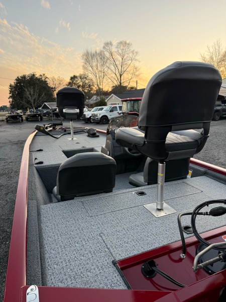 Bass Tracker Pro 170  2023