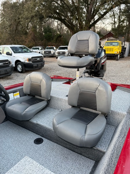 Bass Tracker Pro 170  2023