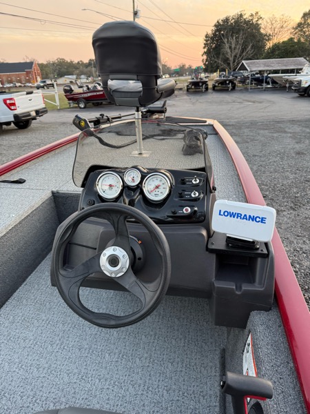 Bass Tracker Pro 170  2023