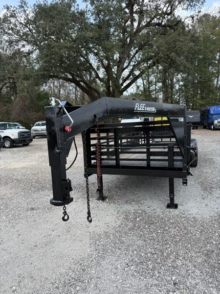 Diamond C Trailer  2007