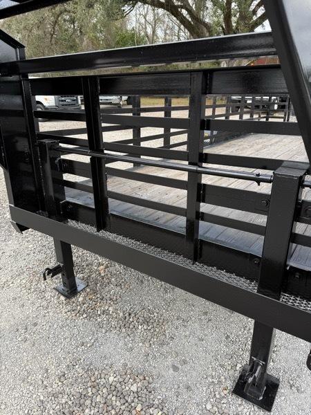 Diamond C Trailer  2007