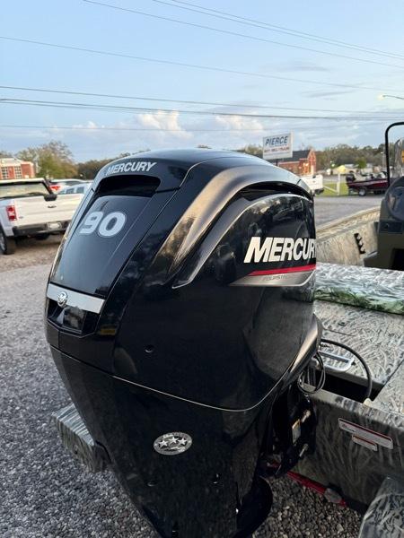 Tracker Grizzley  2025