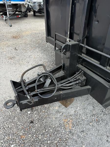 Miles Dump Trailer  2010