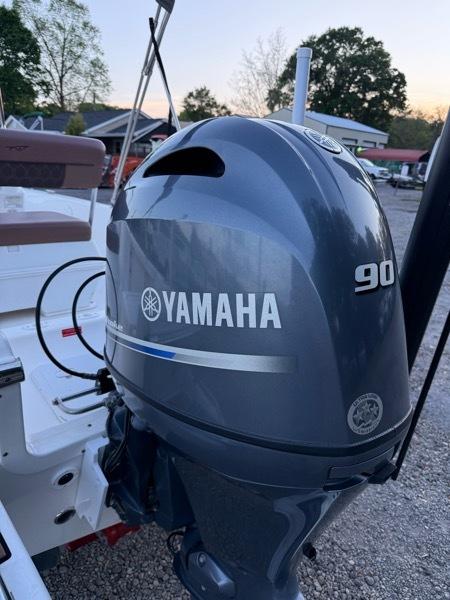 TideWater 1800 Bay Max  2017