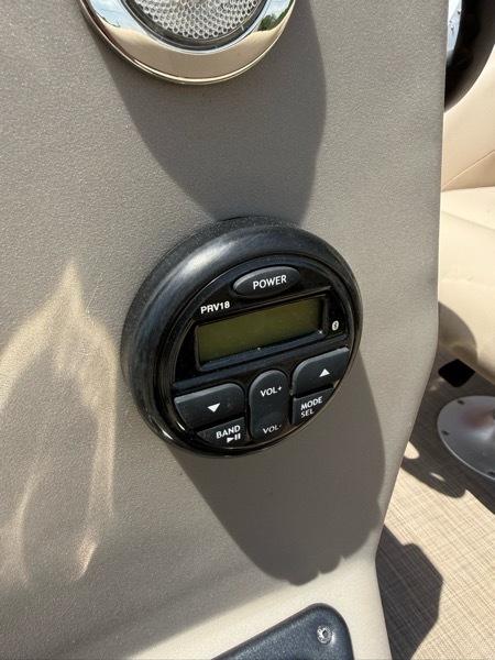 Sun Tracker Bass Buggy 18DLX  2021