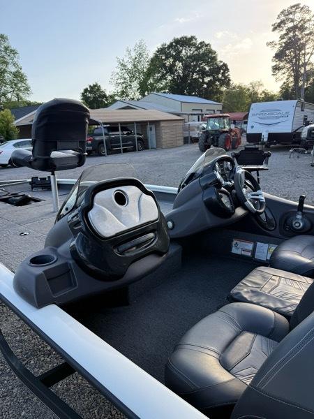 Tracker Bass Pro Team 175 TXW  2020