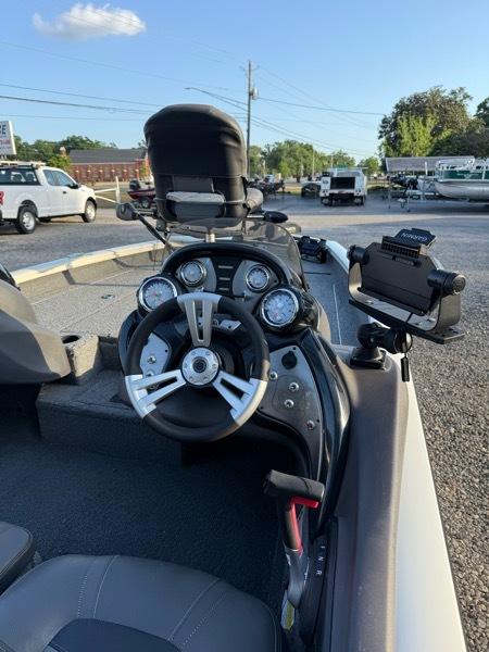 Tracker Bass Pro Team 175 TXW  2020