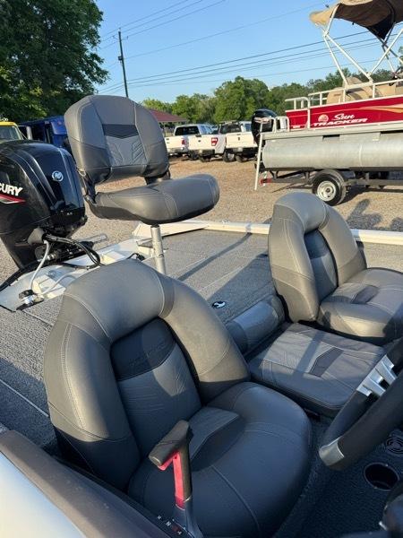 Tracker Bass Pro Team 175 TXW  2020