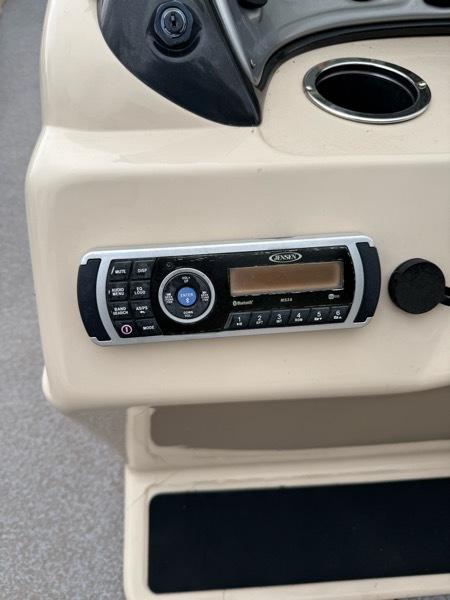 Sun Tracker Sportfish 22 DLX  2018