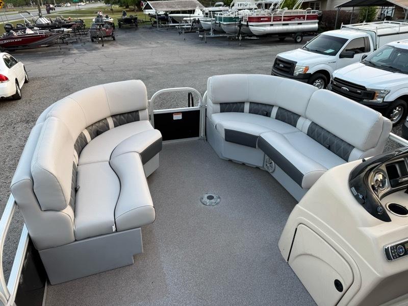 Sun Tracker Party Barge 22 DLX  2018