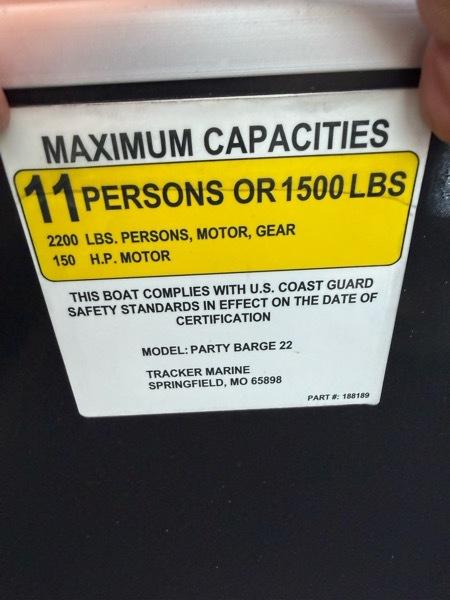 Sun Tracker Party Barge 22 DLX  2018