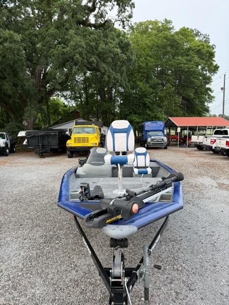 Bass Tracker Pro Team 175  2015