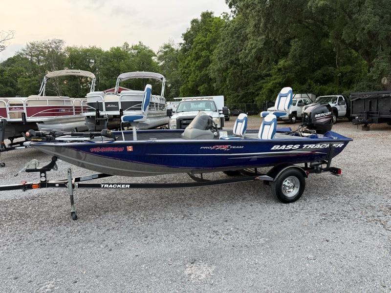 Bass Tracker Pro Team 175  2015
