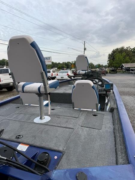 Bass Tracker Pro Team 175  2015