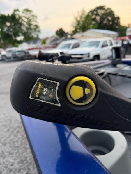 Bass Tracker Pro Team 175  2015