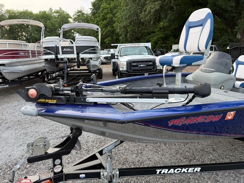 Bass Tracker Pro Team 175  2015