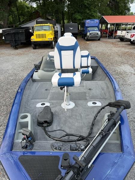 Bass Tracker Pro Team 175  2015