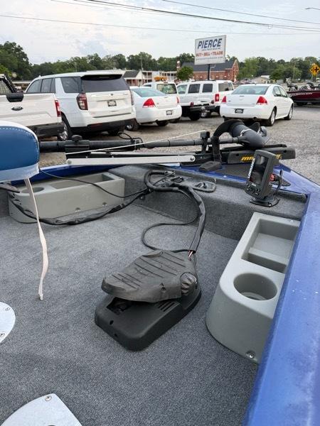 Bass Tracker Pro Team 175  2015