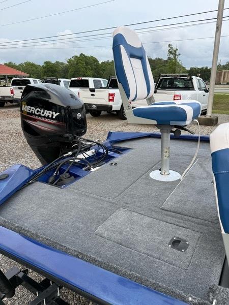 Bass Tracker Pro Team 175  2015