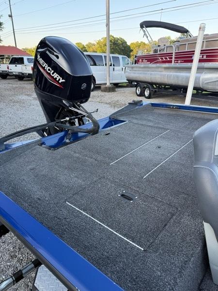 Lowe Stinger  2020