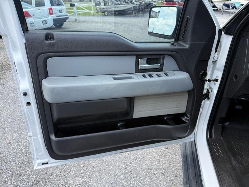 Ford F-150 XL SuperCrew 4WD 2014