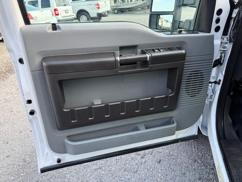 Ford F-550 Crew Cab DRW 4WD 2016