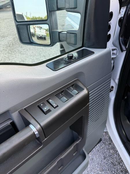 Ford F-550 Crew Cab DRW 4WD 2016