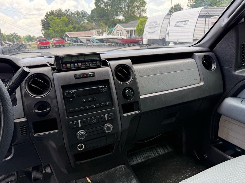 Ford F-150 XL Reg. Cab 2WD 2011